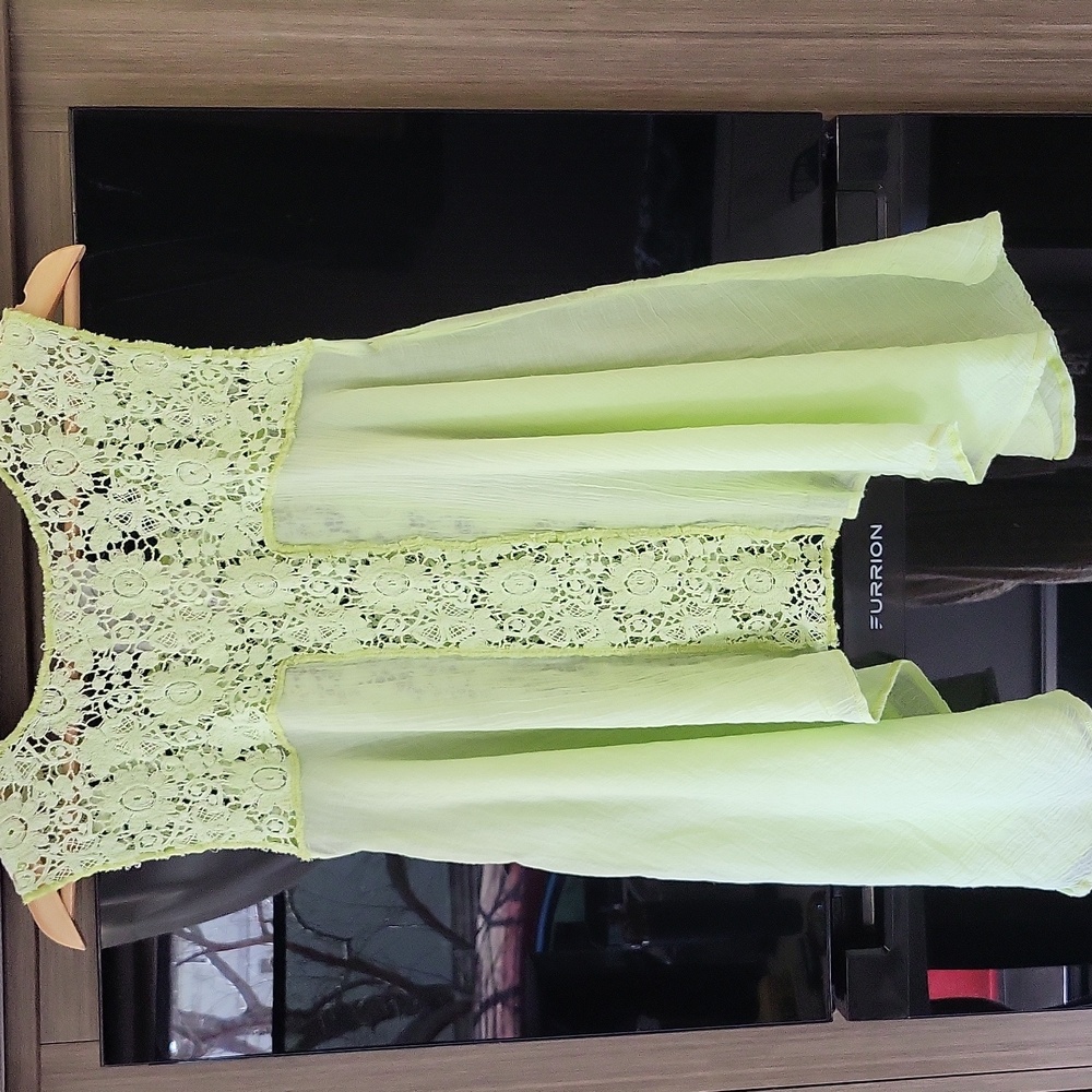 WILL BE GONE SOON) NWOT, "Flower embriodered top) - Picture 5 of 13